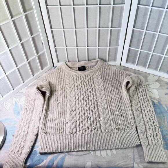 Abercrombie and Fitch Pearl Sweater - Picture 12 of 12